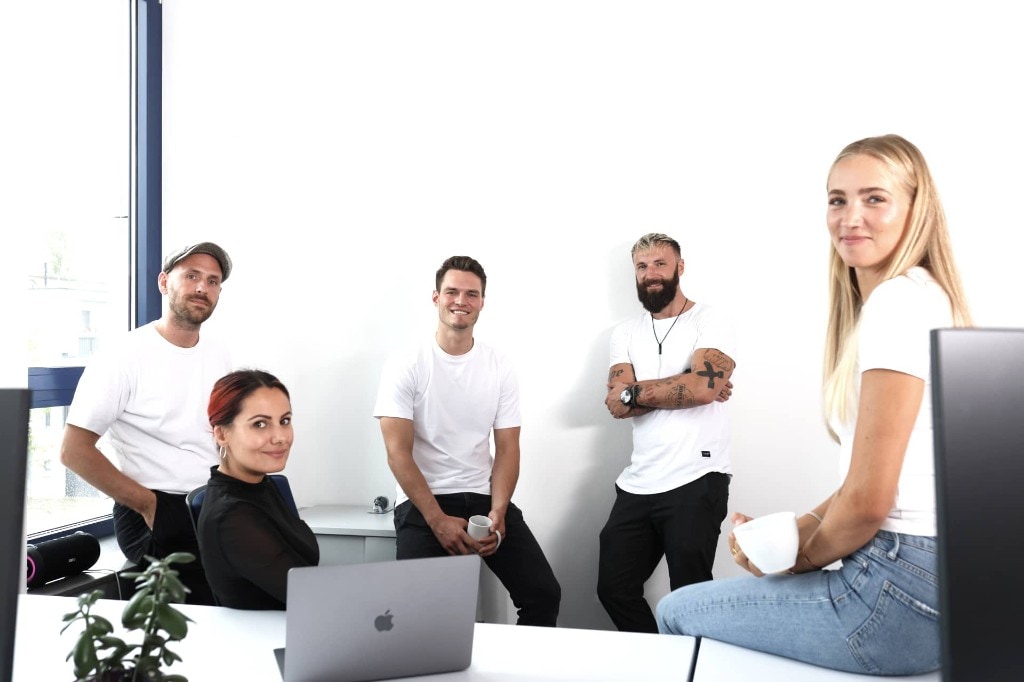 Das Team von Finity In im Studio